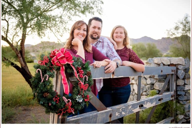 family, cyndi hardy photography, photography, photographer, buckeye, arizona, portrait, christmas, lights, wreath